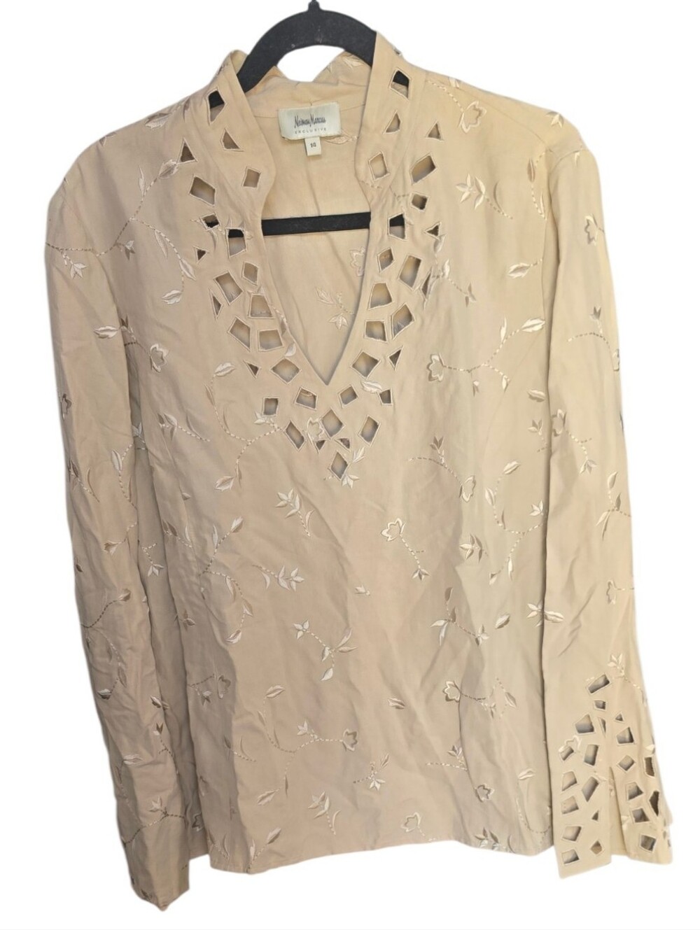 Neiman Marcus Silk- Linen Blend Eyelet Embroidered Tunic Blouse And Pants Set